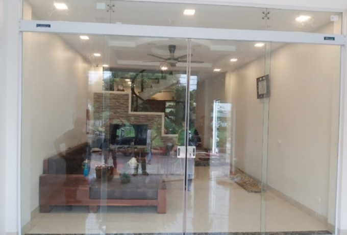Làm Cửa Kính Cường Lực Tại Quận 7 | Xưởng Quận 7 – Thi Công Nhanh 
