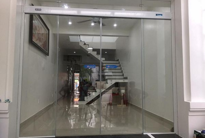 Làm Cửa Kính Cường Lực Tại Quận 8 Giá Rẻ, Chất Lượng