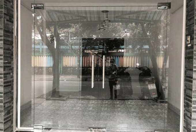 Làm Cửa Kính Cường Lực Tại TPHCM | Chuyên Nghiệp – Giá Rẻ