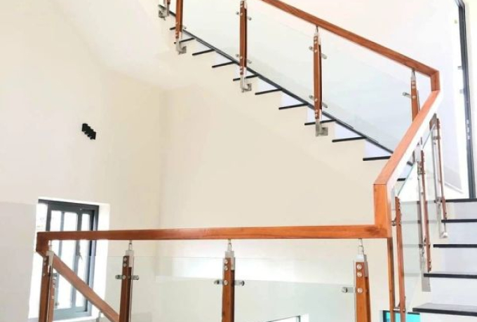 Nhận Làm Lan Can Kính Tại Nhà Bè | Trọn Gói Giá Rẻ