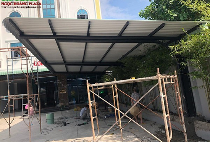 Làm Mái Tôn Tại Quận 1 | Thi Công Chuẩn Kỹ Thuật, Báo Giá Rõ Ràng
