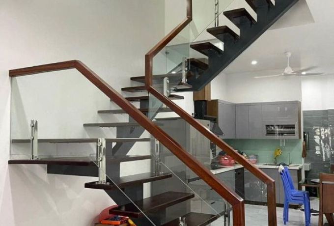 Làm Lan Can Kính Tại Bình Tân Cho Mọi Công Trình