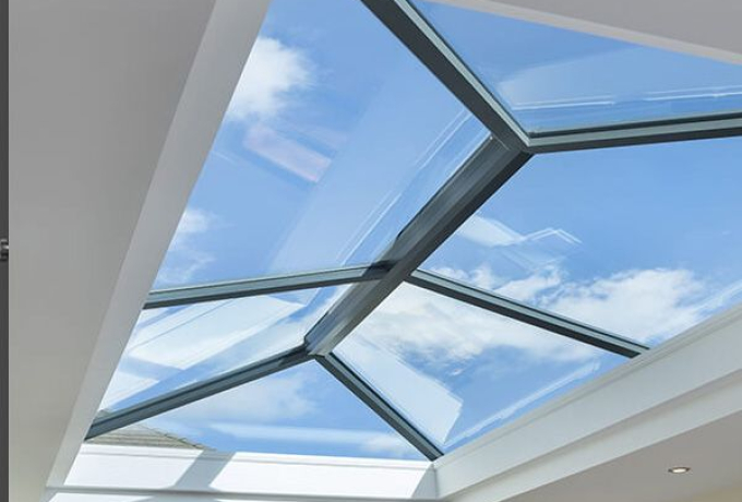 Các Loại Mái Kính Giếng Trời Phổ Biến & Cách Chọn Phù Hợp