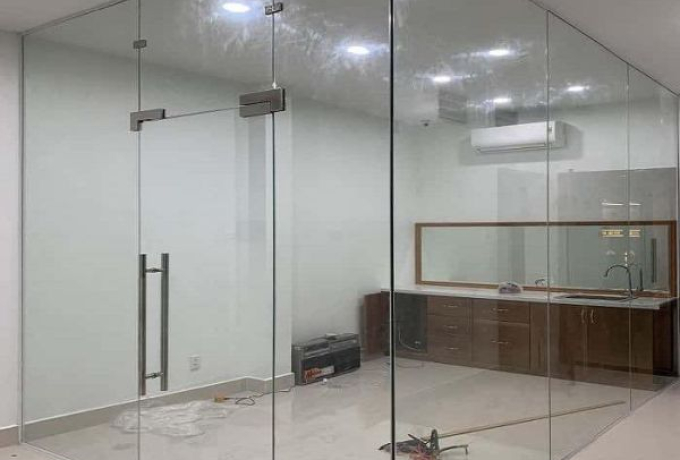Làm Vách Kính Cường Lực Tại TPHCM | Thi Công Chuyên Nghiệp, Giá Tốt