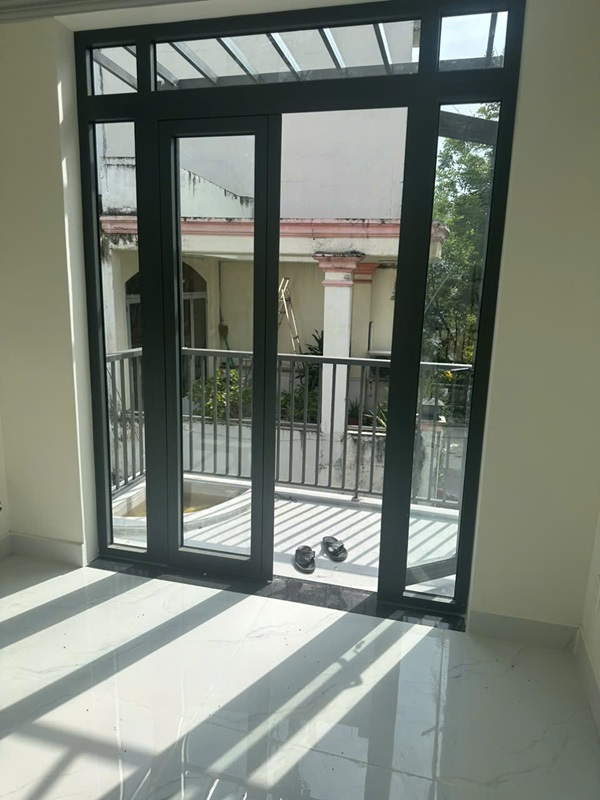 cửa kính sắt