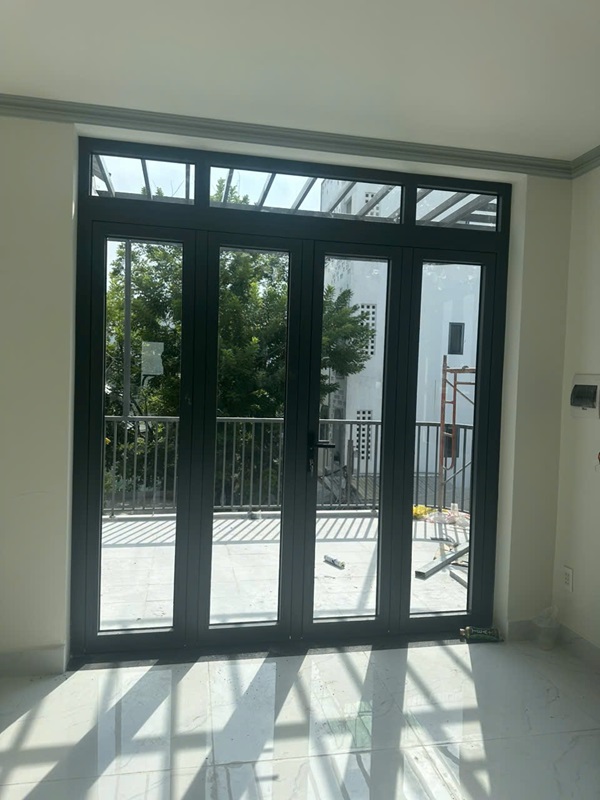 cửa kính sắt
