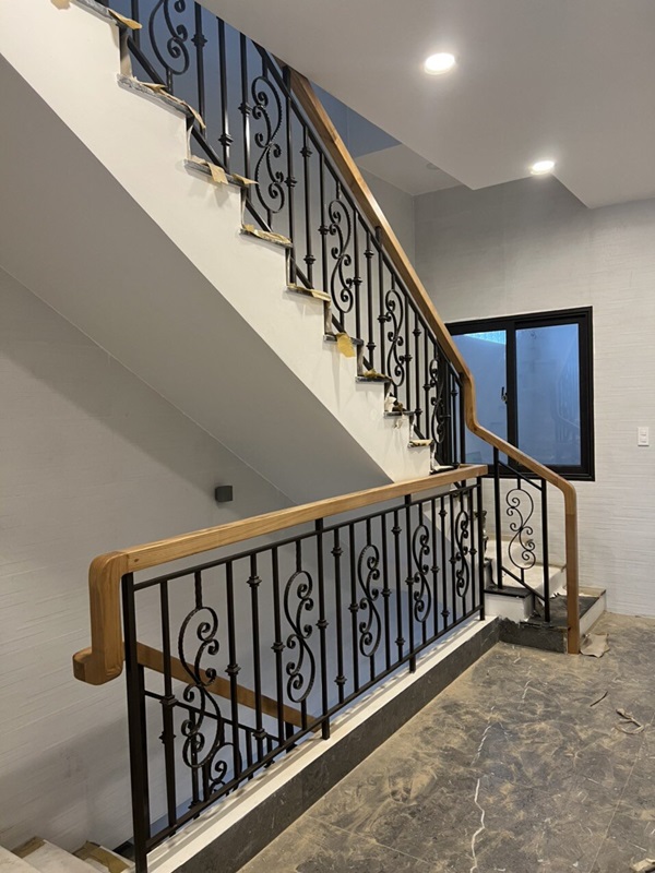 làm cầu thang sắt quận bình tân