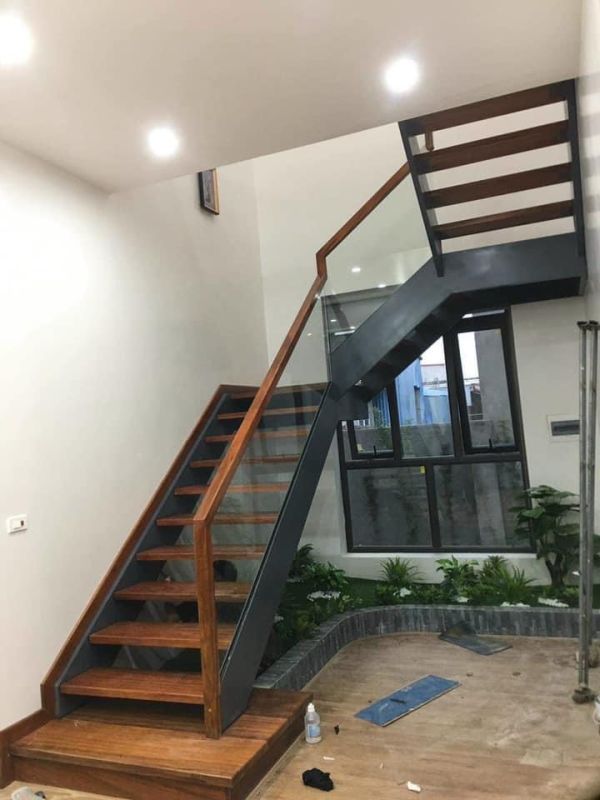 cầu thang sắt
