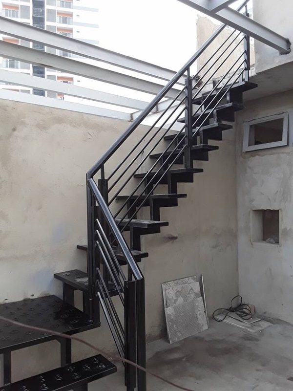 cầu thang sắt hiện đại