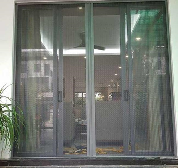 làm cửa lưới chống muỗi hóc môn