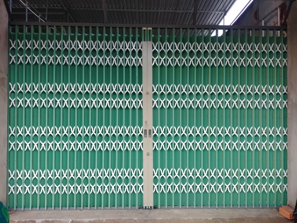 cửa kéo sắt