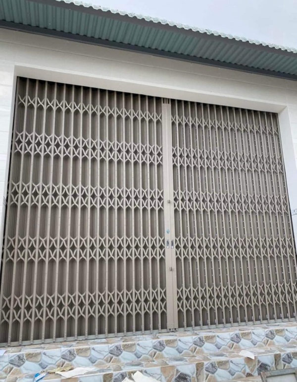 cửa kéo sắt