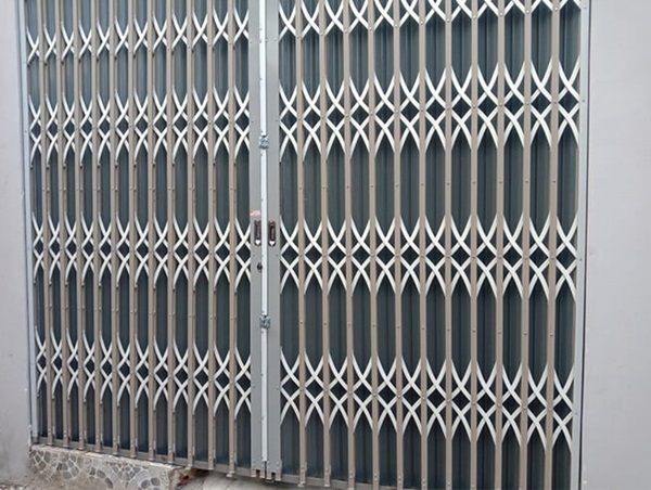 cửa kéo sắt