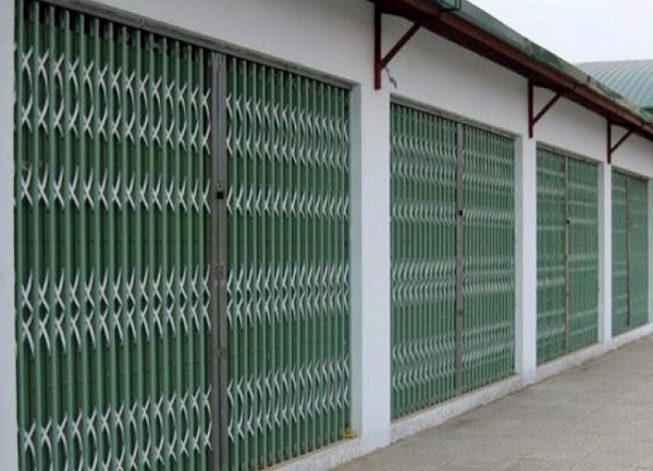 cửa kéo sắt