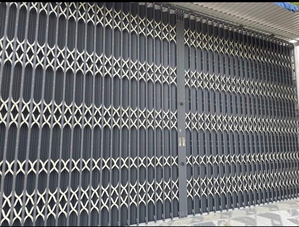 cửa kéo sắt cao cấp