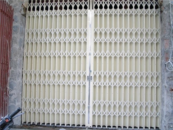 cửa kéo sắt