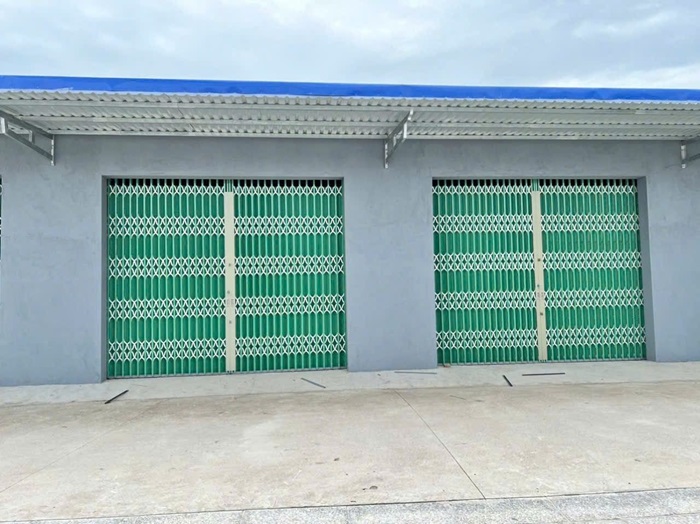 cửa kéo sắt