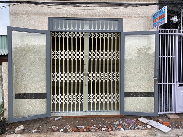 cửa kéo sắt
