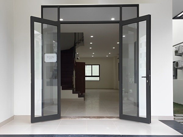 làm cửa nhôm kính quận 10