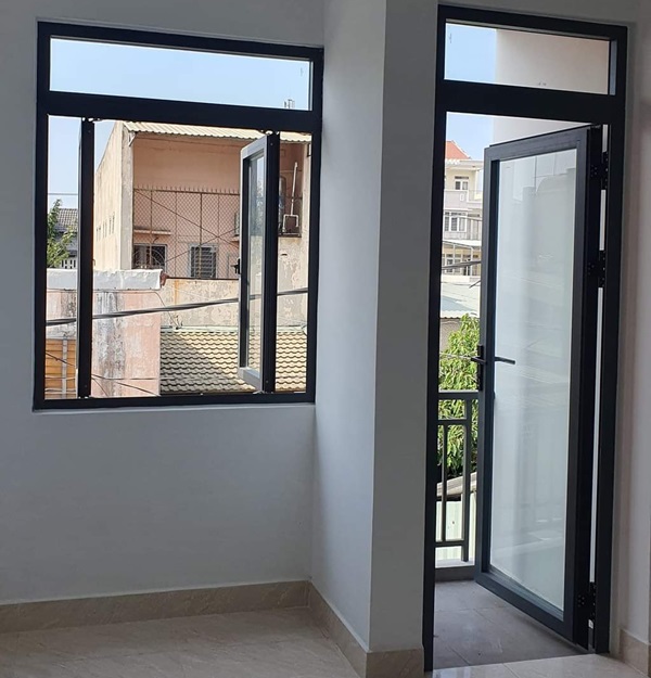 làm cửa nhôm kính quận 4