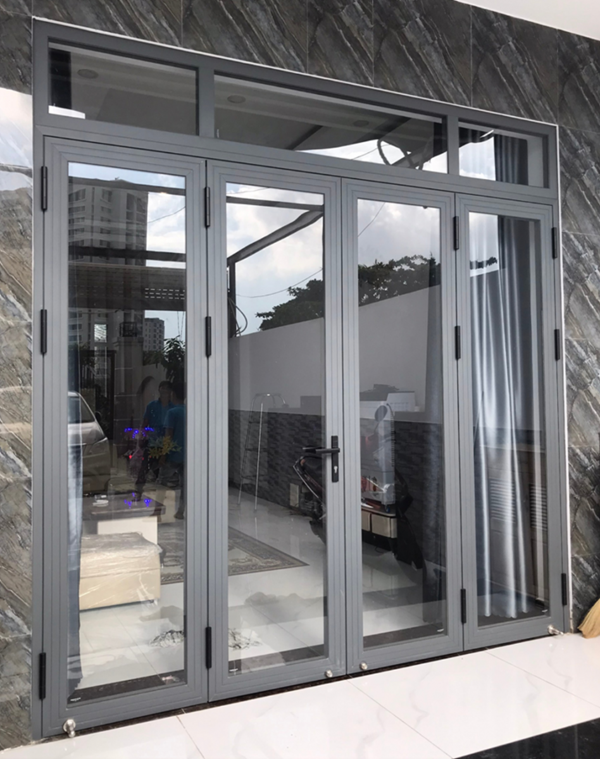cửa nhôm kính nhà phố