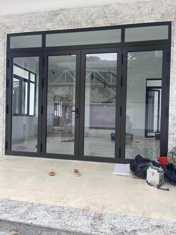 cửa nhôm kính văn phòng