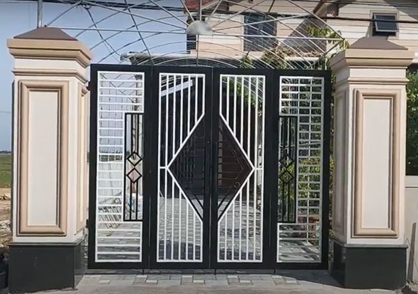 cửa sắt 4 cánh