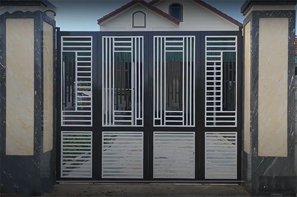 cửa sắt 4 cánh