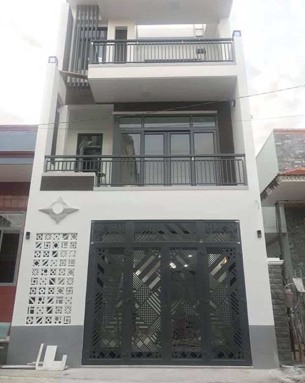 cửa sắt nhà phố