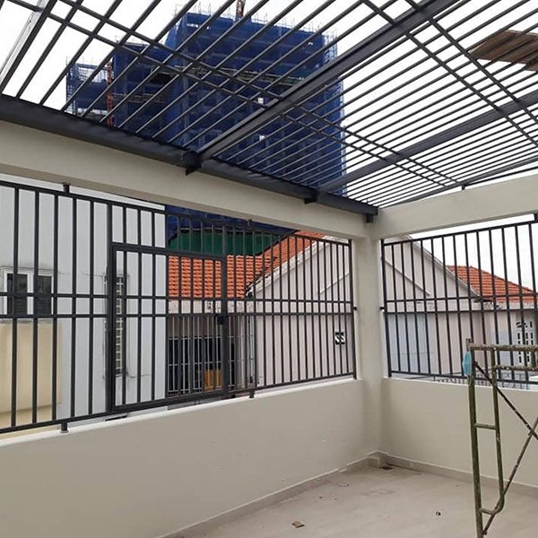 khung sắt bảo vệ