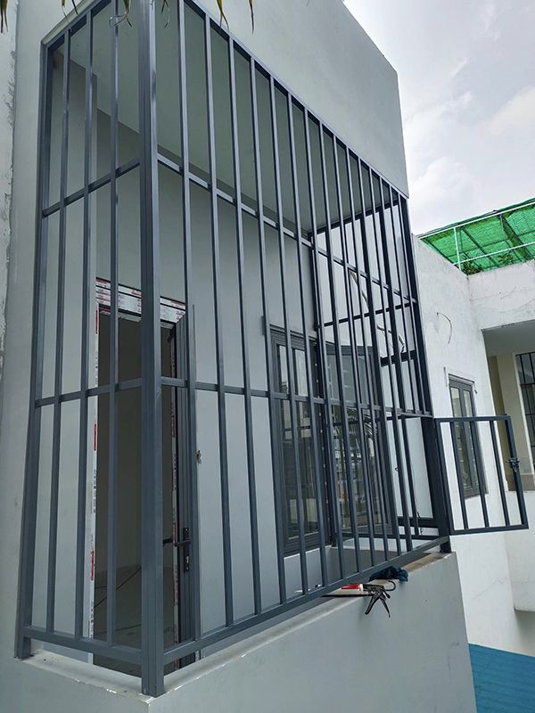 khung sắt bảo vệ cửa sổ