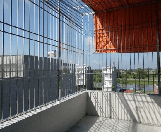 khung sắt bảo vệ quận 11