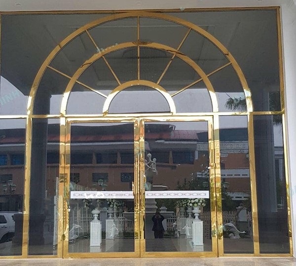 cửa kính cường lực