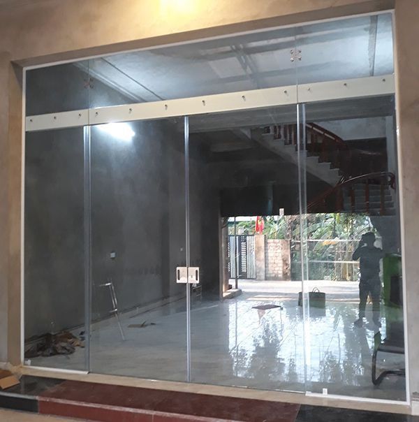 cửa kính cường lực