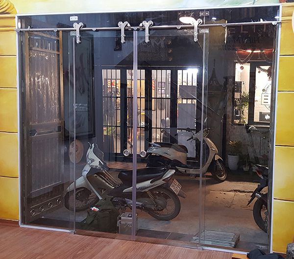 mẫu cửa kính cường lực