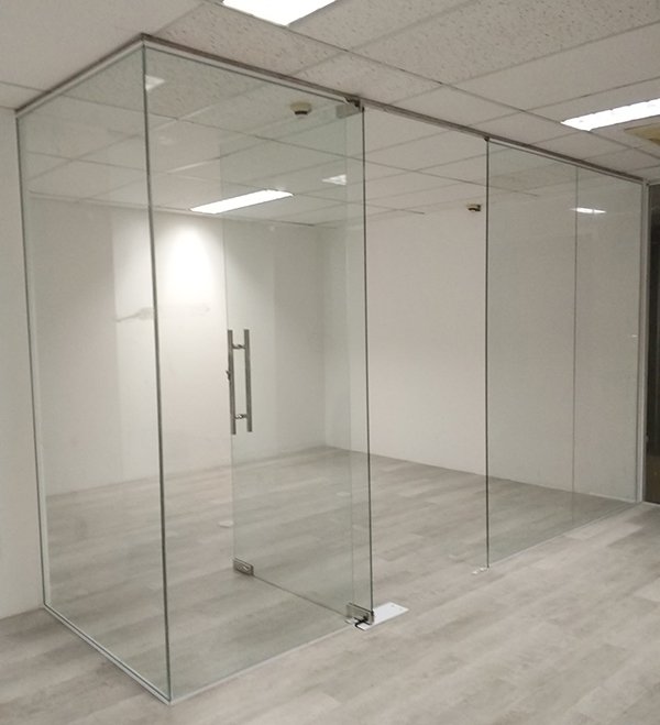 cửa kính cường lực