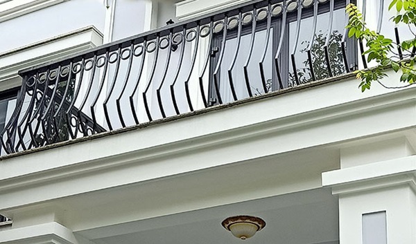 làm lan can ban công quận 3