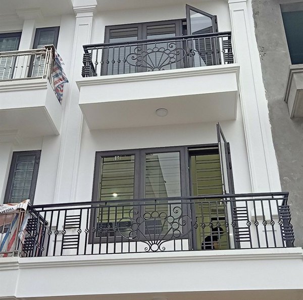 ban công sắt quận tân bình