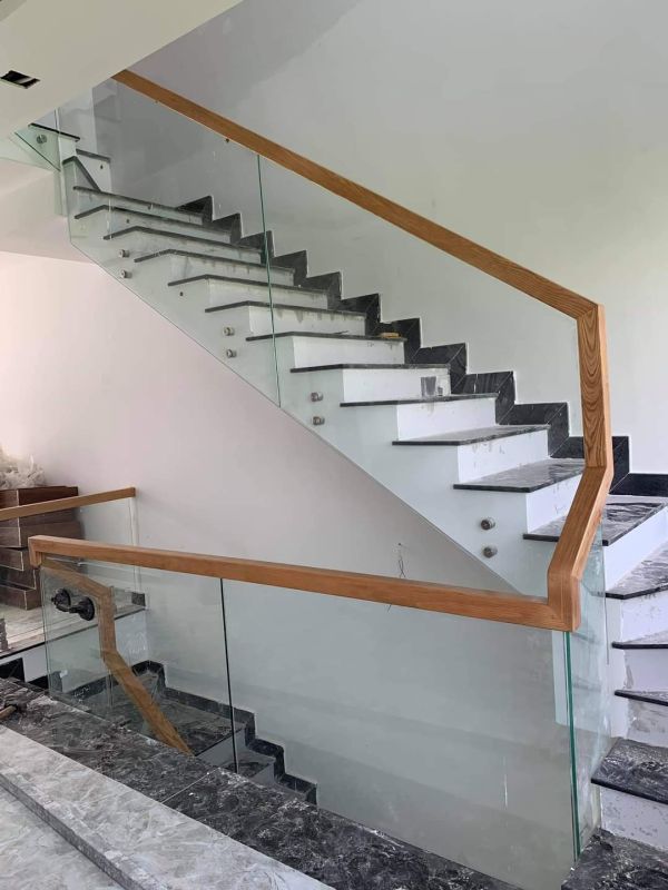 thi công lan can kính tại bình thạnh