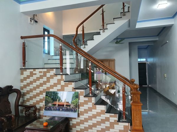 thi công lan can kính tại quận 7
