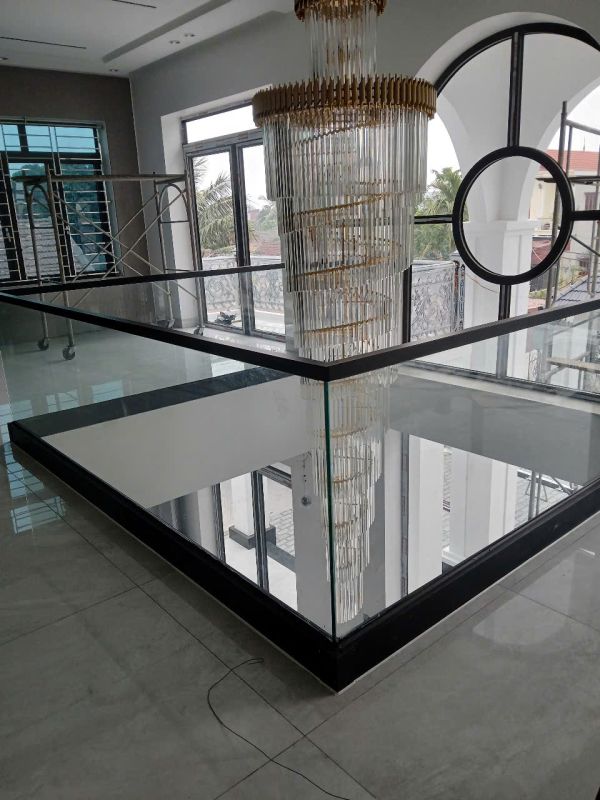 làm lan can kính tại tân phú