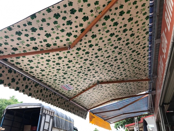 mái hiên di động quay tay