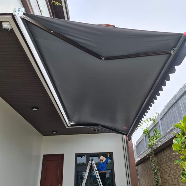 làm mái hiên di động quận 7