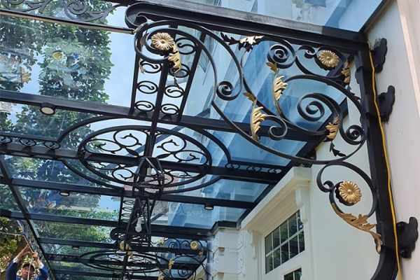 mái che kính cường lực phẳng