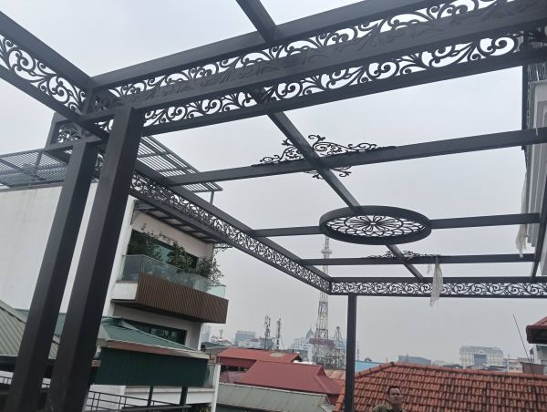 mái kính sân thượng phẳng