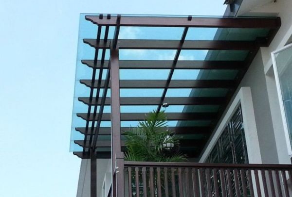 mái kính sân thượng hiện đại