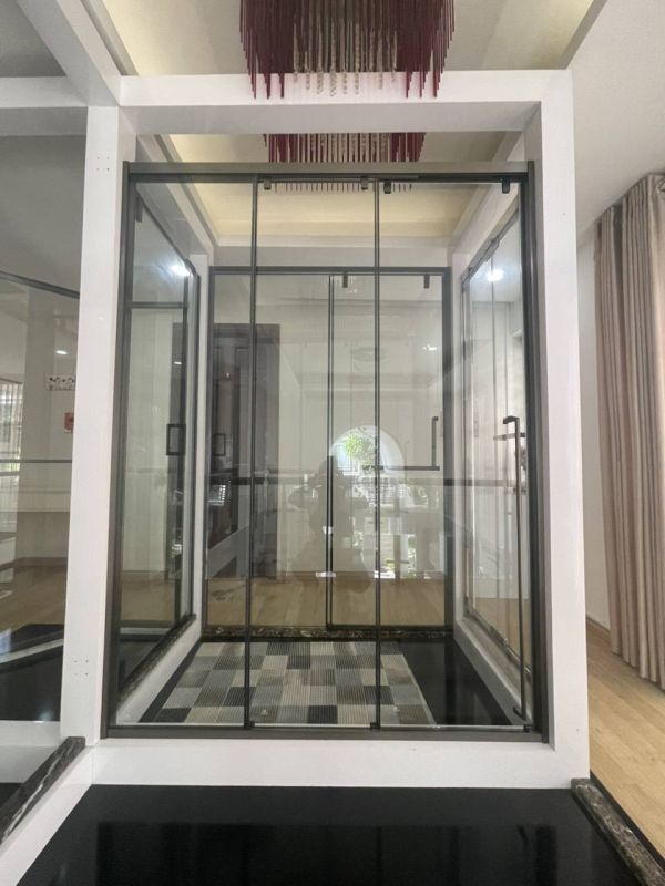vách kính cường lực nhà phố
