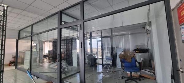 làm vách kính cường lực thủ đức