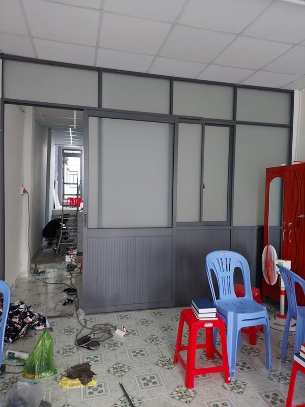 vách ngăn nhôm kính gia đình