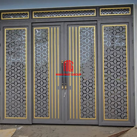 Cửa sắt truyền thống